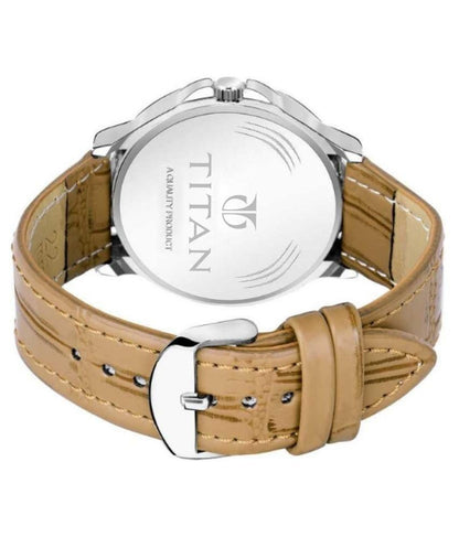 Stylish analog watch with unique design