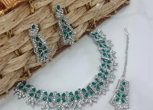 Rhodium Plated Necklace Set with Green Color Kundan