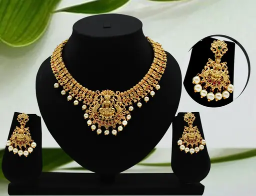 Bangles Pota Stone Gold Plated Choker Necklace Set