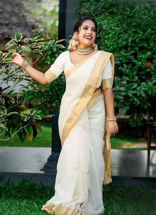 Cotton Blend White Saree with Blouse